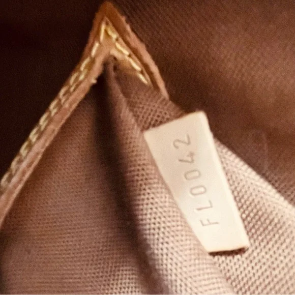 Louis Vuitton Alma PM Monogram Canvas | Vintage Luxury - Picture 13 of 16